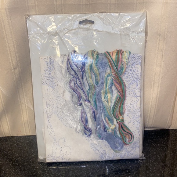 Vintage Crewel Embroidery Kit - Picture 7 of 8